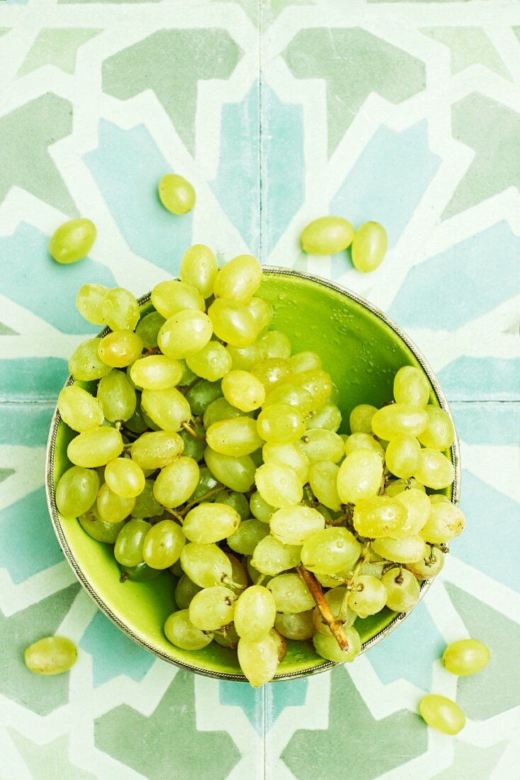 Green grapes in a bowl, from above