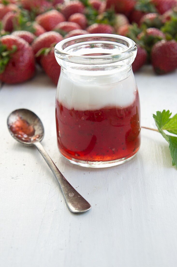 Strawberry jelly with yogurt
