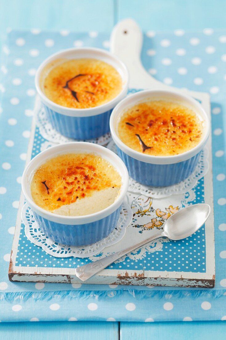 Crème brûlée in three ramekins