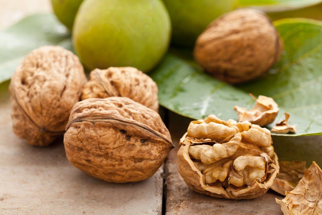 Walnuts (green, whole, shelled and cracked)