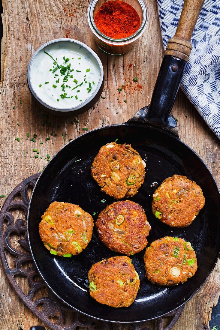 Lentil cakes with a yogurt dip