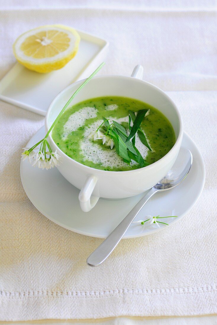 Wild garlic soup with sour cream