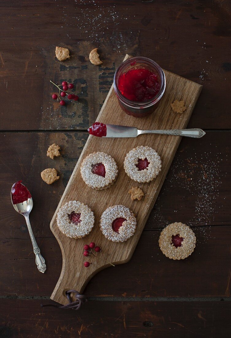 Linzer Cookies with Cranberry Jam