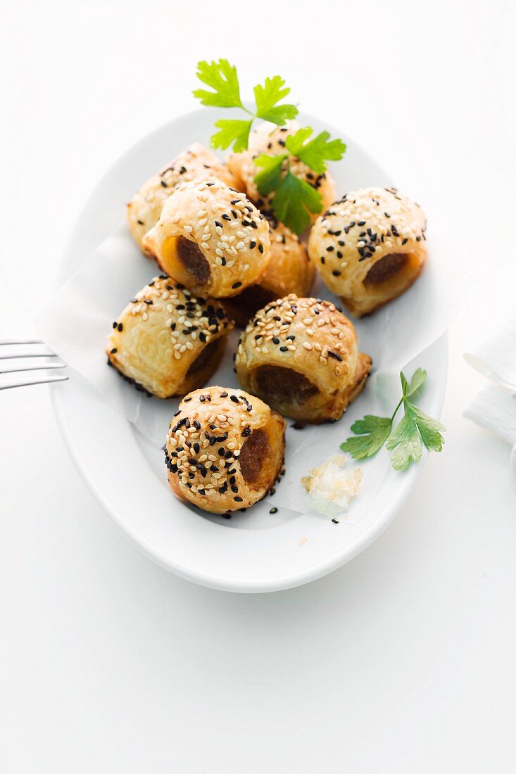 Minced meat pastry rolls