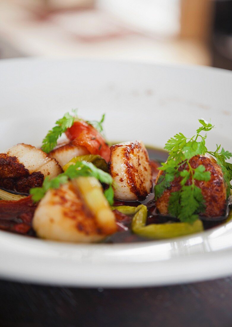 Fried scallops with chervil