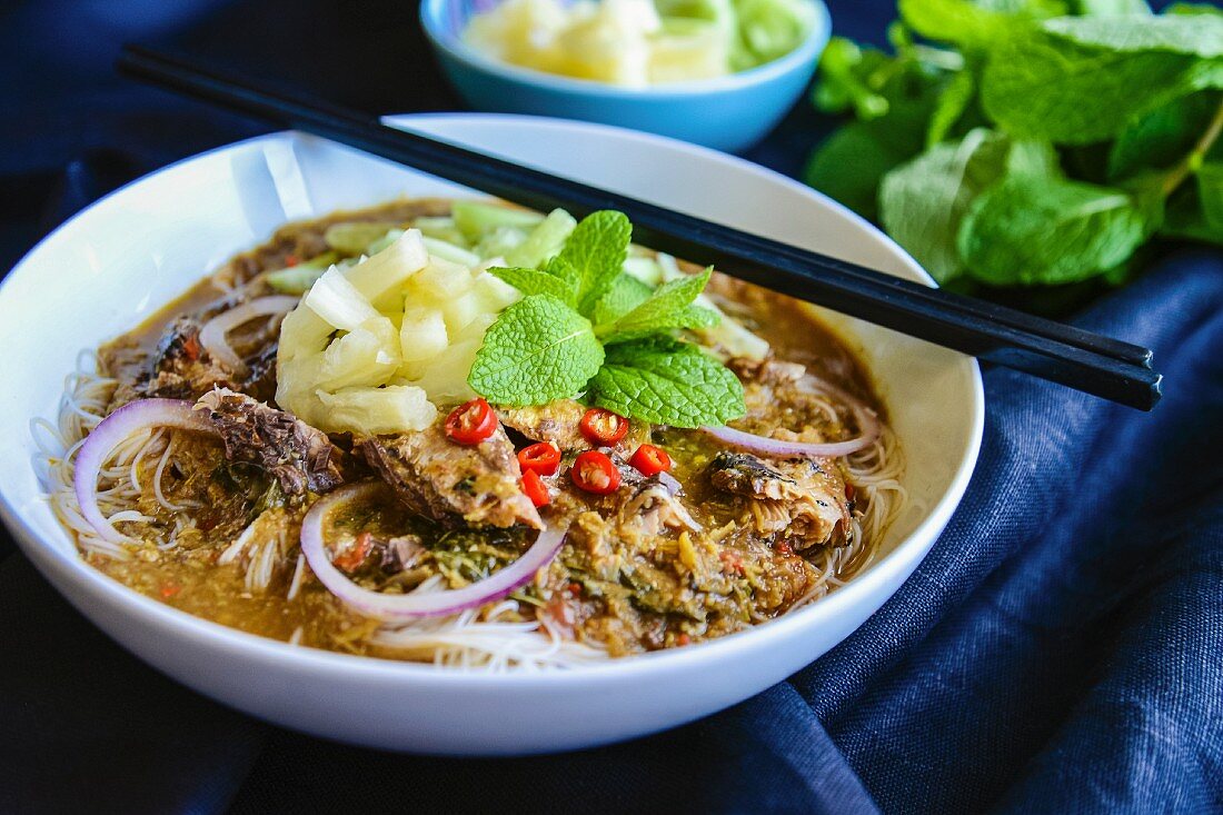 Penang Assam Laksa (Fischsuppe mit Nudeln, Malaysia)