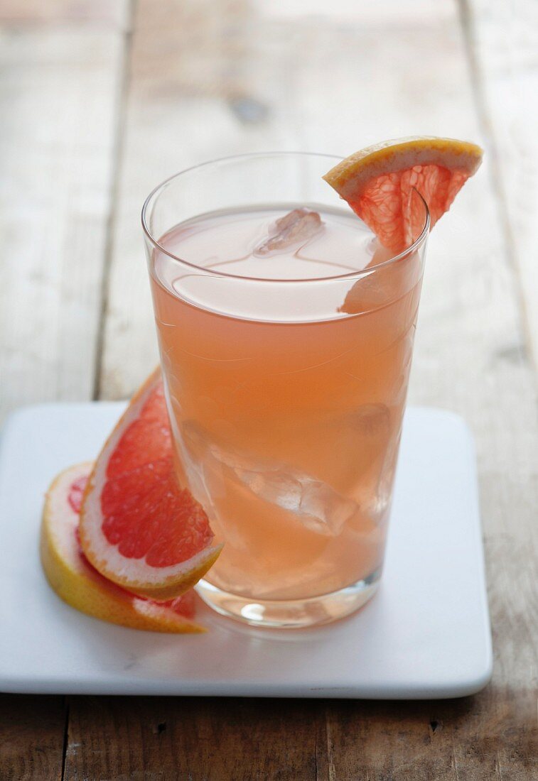 Summery grapefruit juice with ice cubes