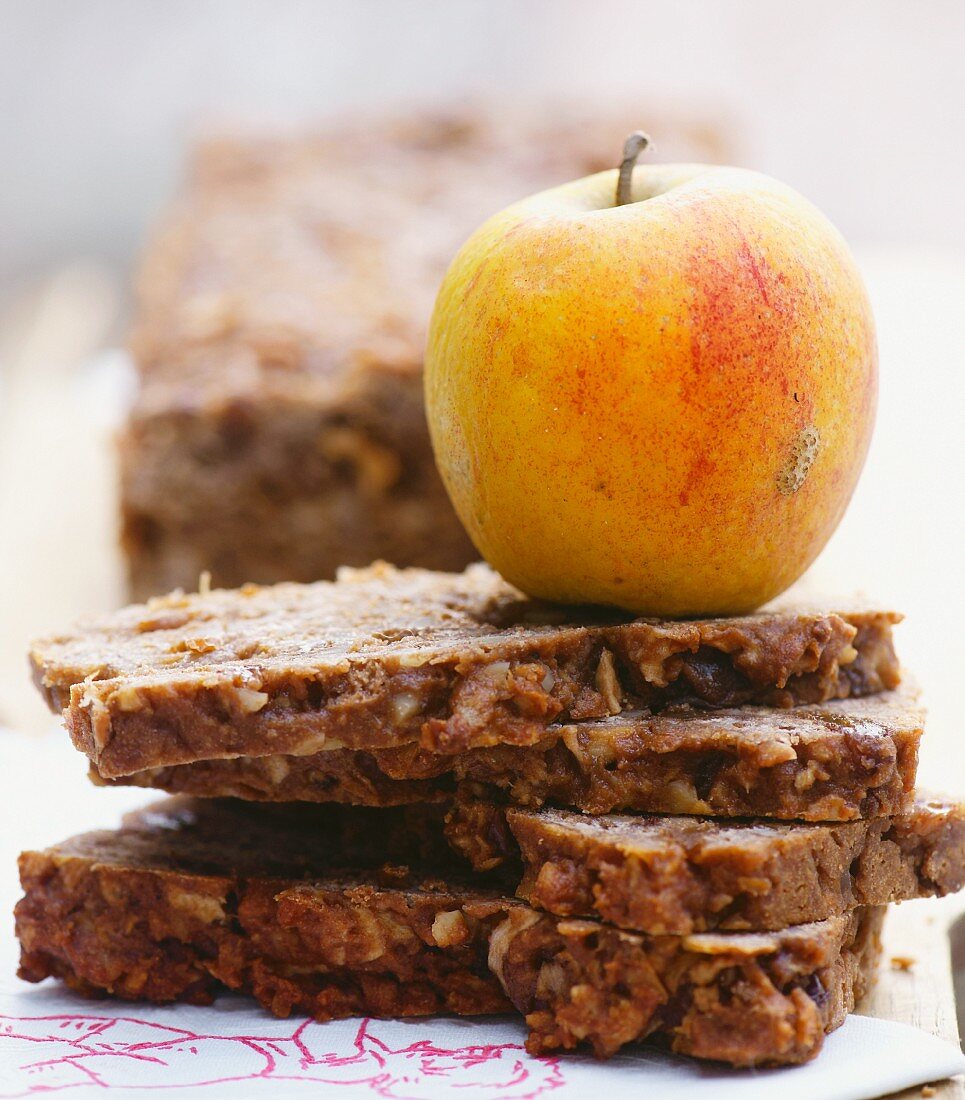 Apple bread with nuts