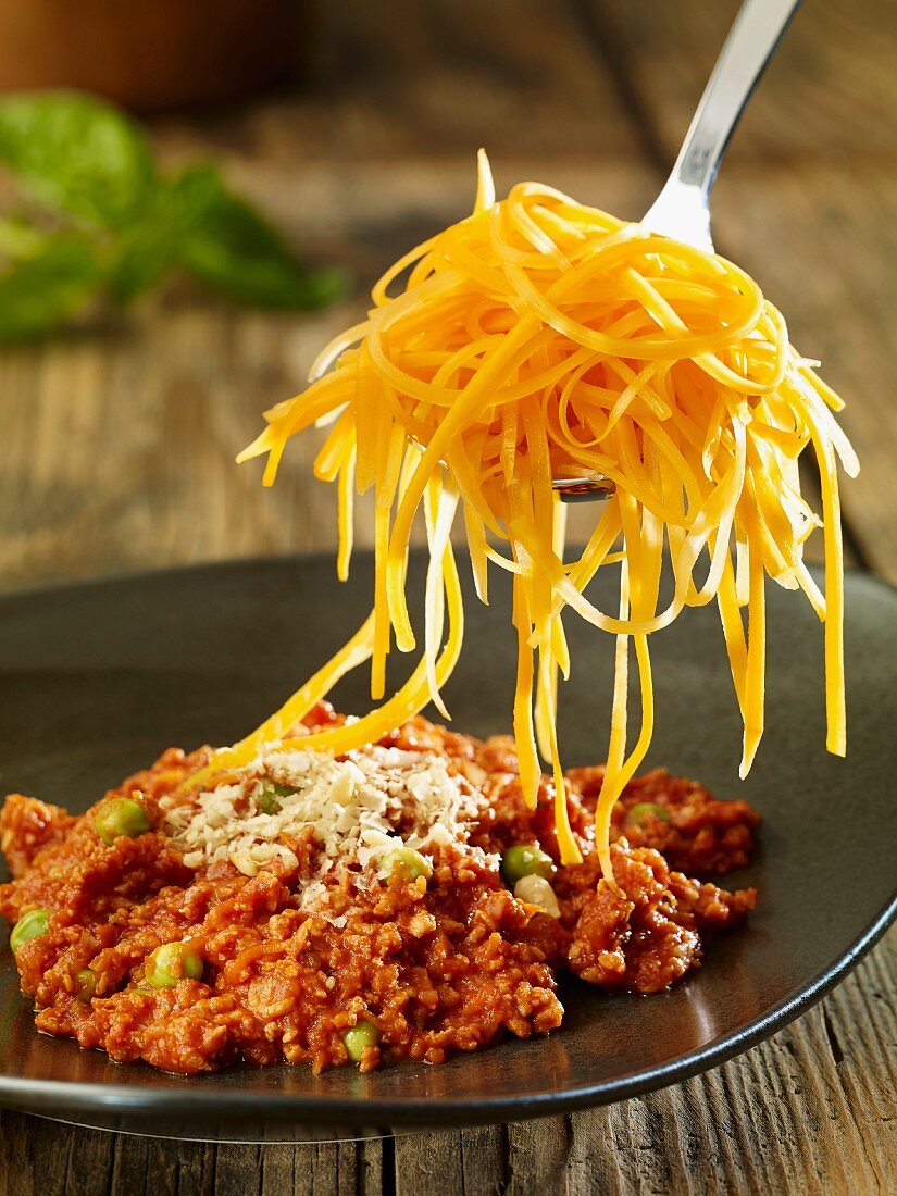 Carrot spaghetti with minced meat sauce