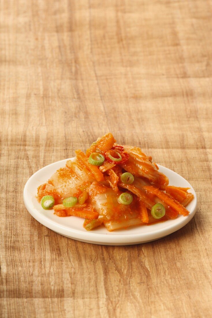 Kimchi mit Möhren und Frühlingszwiebeln (Korea)