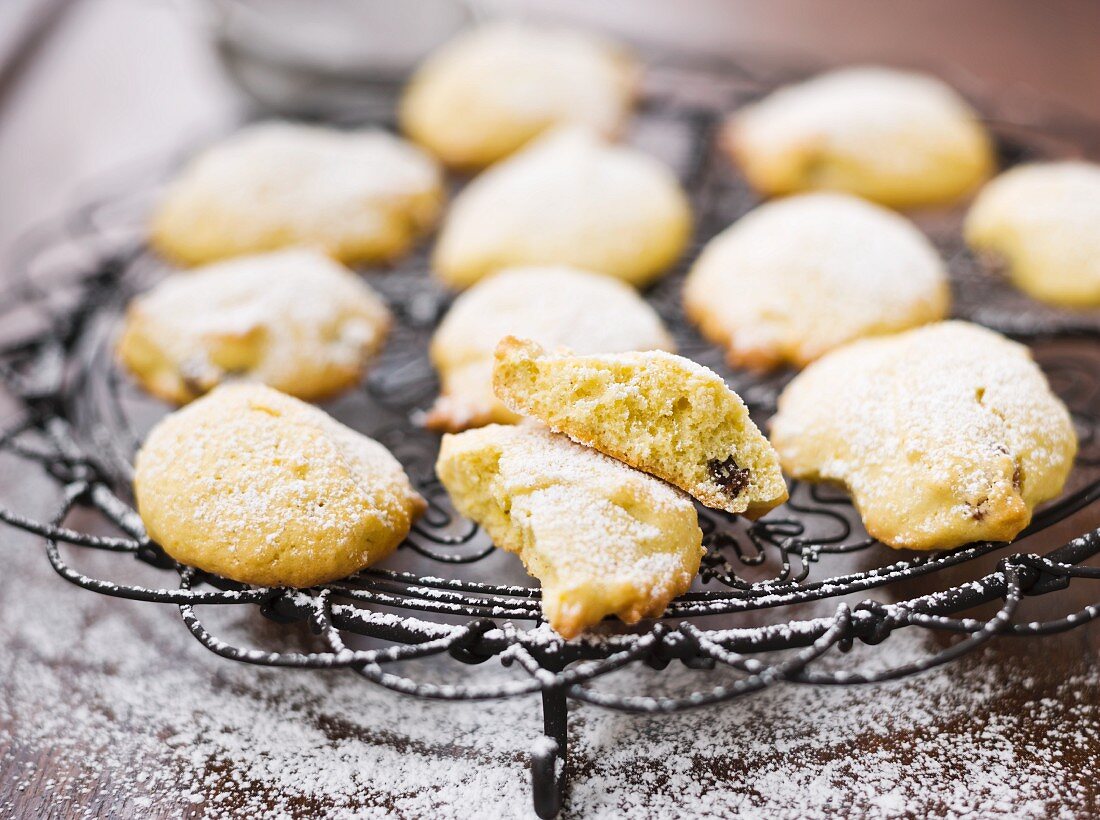 Zaletti (sweet cornmeal biscuits, Italy)