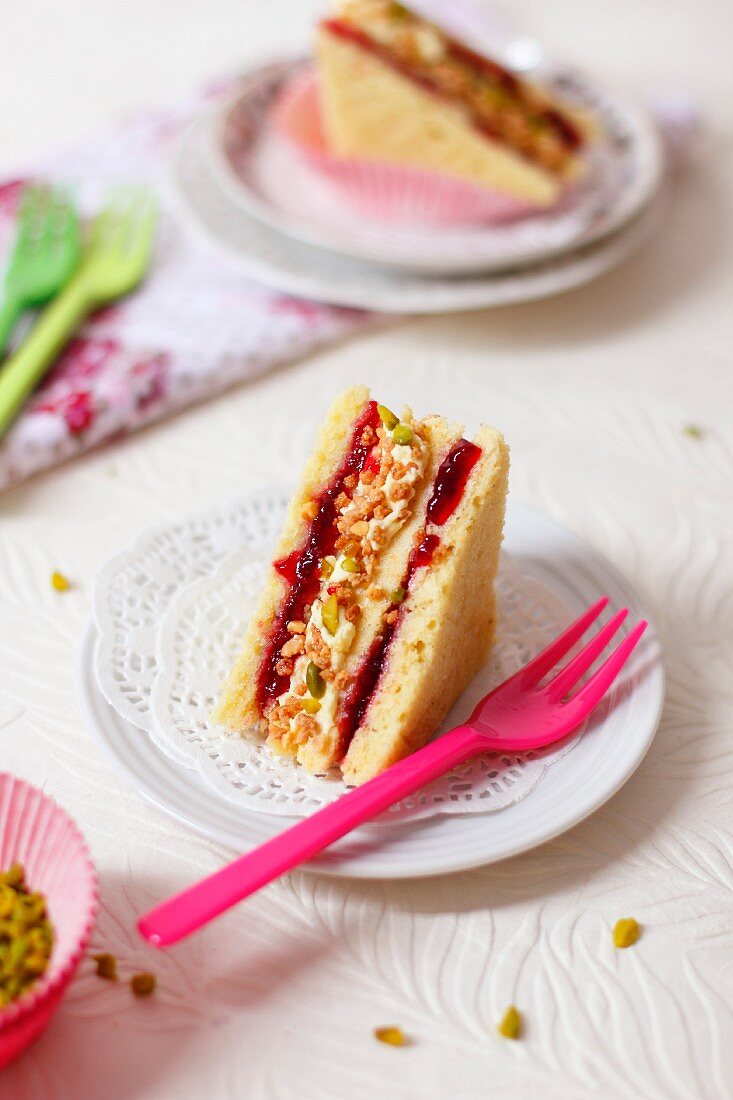 Cakewich with buttercream and cherry jam