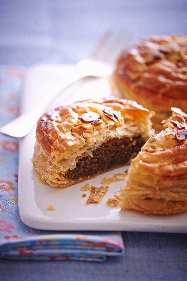 Hazelnut and chocolate puff pastry pies