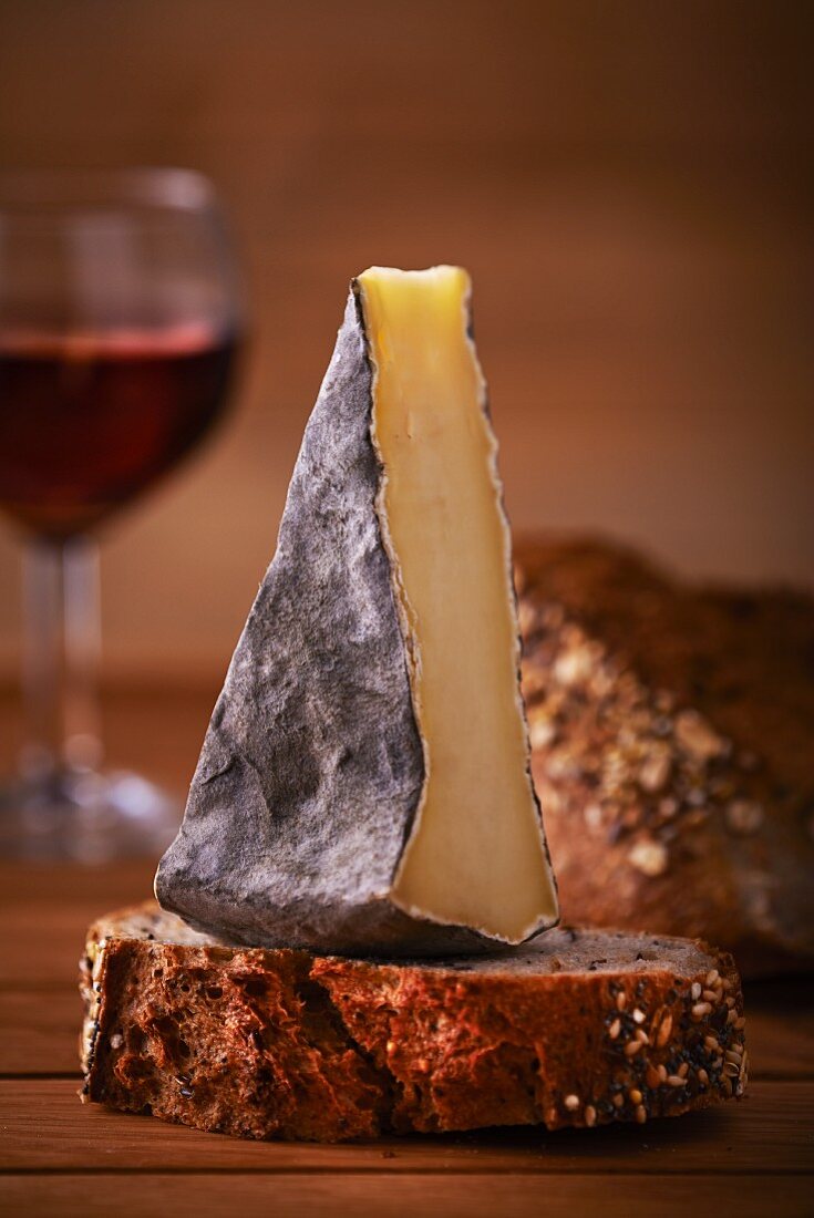 Tomme De Savoie und Kornbrot