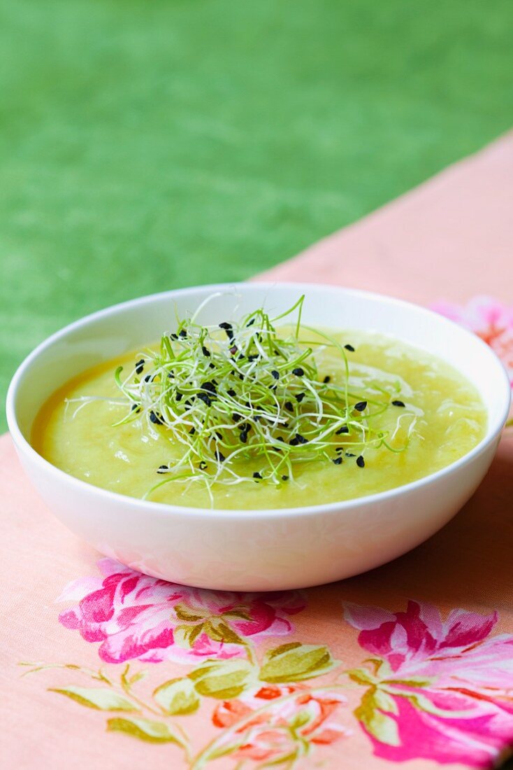 Cream of courgette soup with bean sprouts