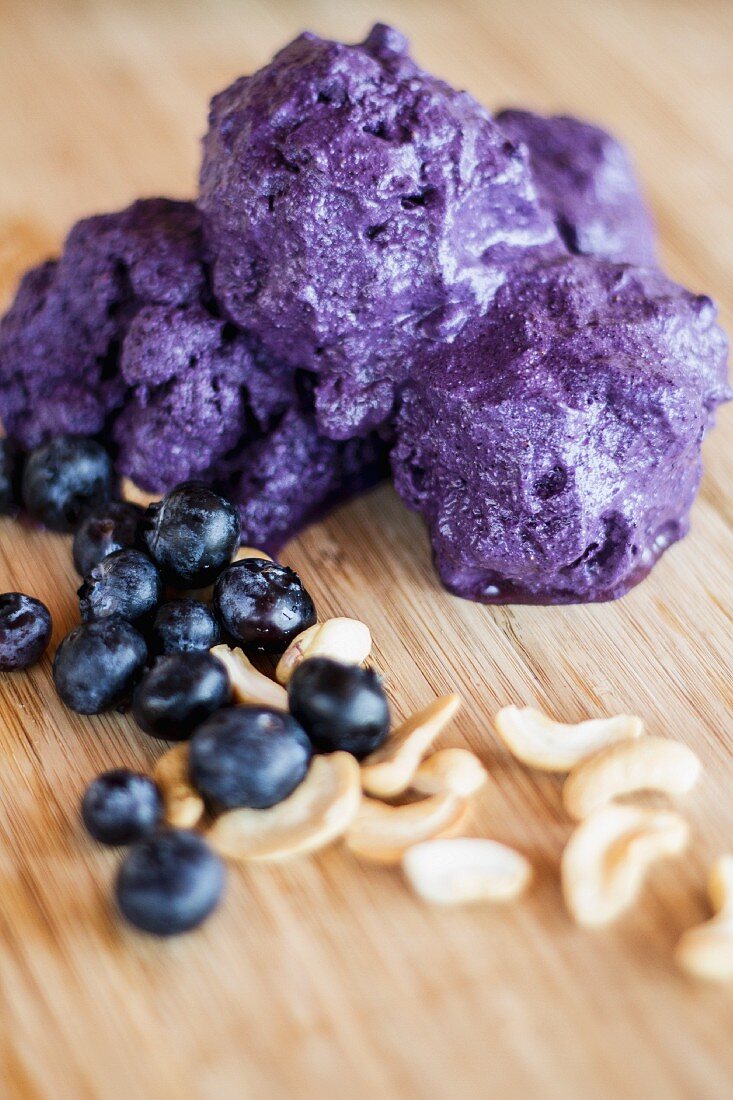 Vegan blueberry sorbet with peanuts