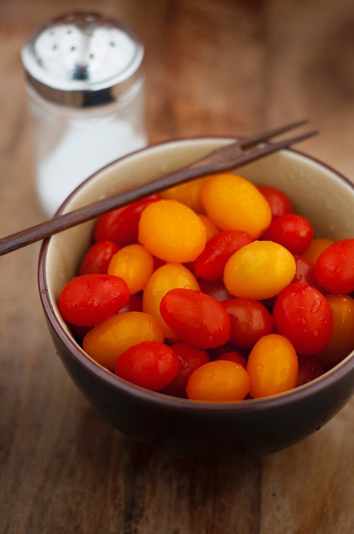 Bowl of fresh red and yellow grape tomato mix