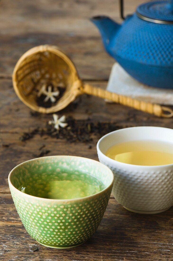 Jasmine tea in tea bowls