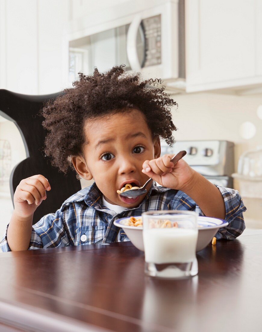 boy eating cereal