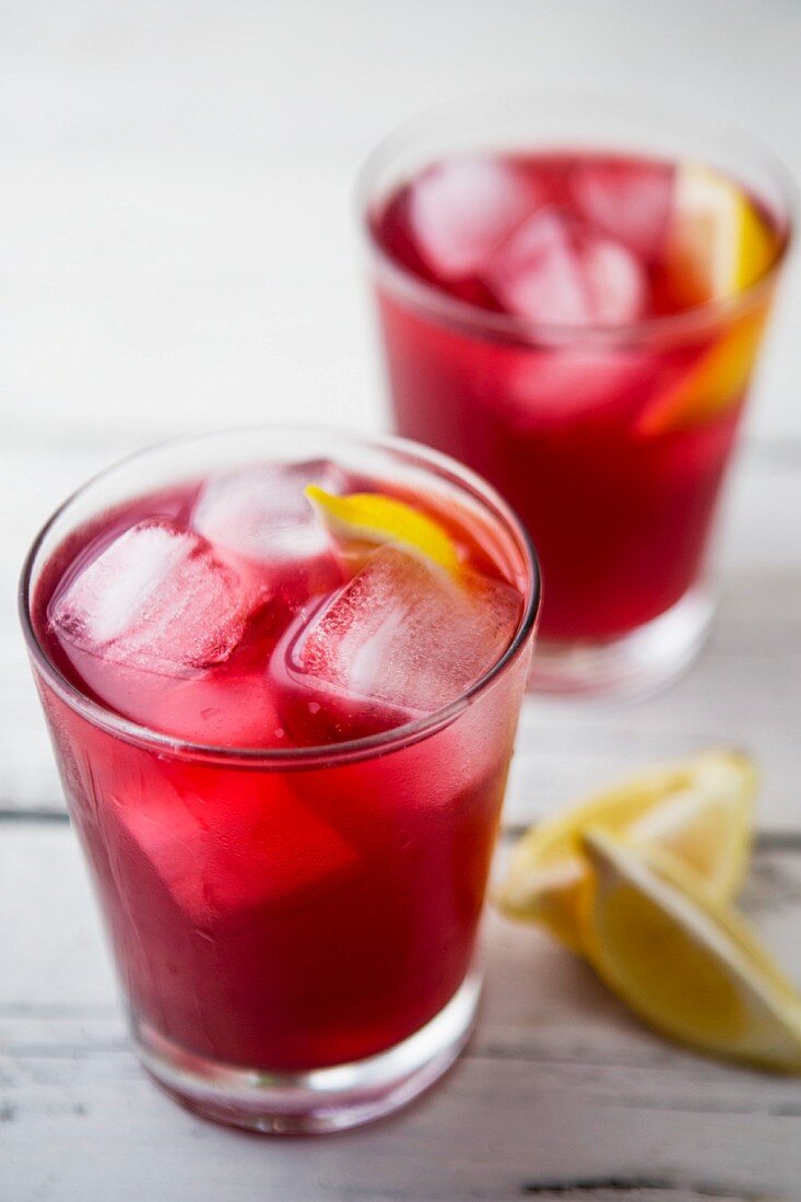 Cranberry juice with ice and lemon