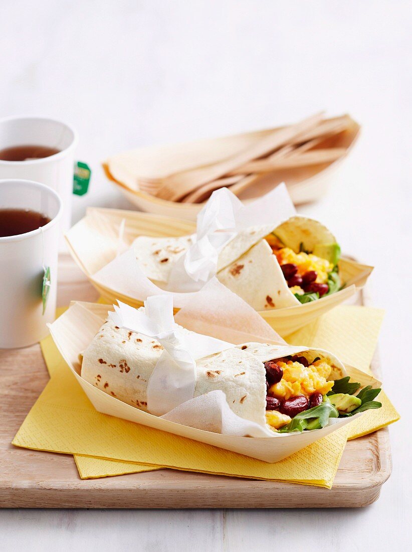 Burrito mit Rührei fürs Frühstück unterwegs