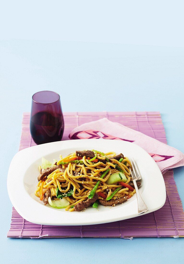 Noodles with teriyaki beef and vegetables