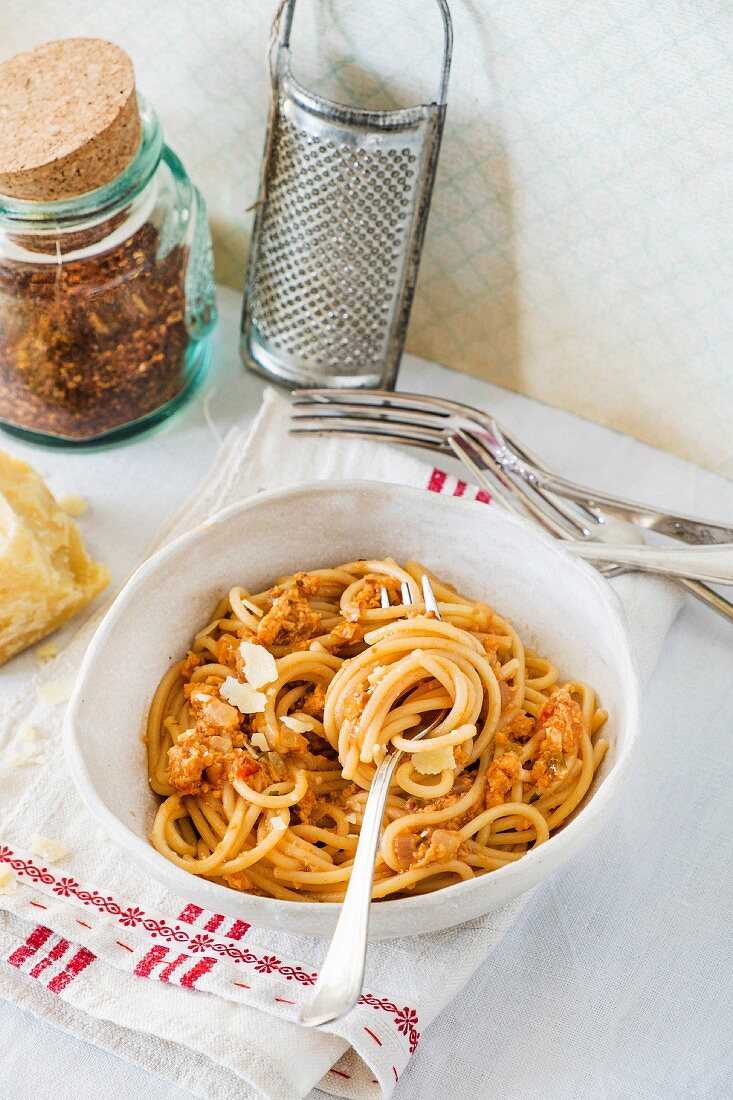 Spaghetti Bolognese mit Parmesan