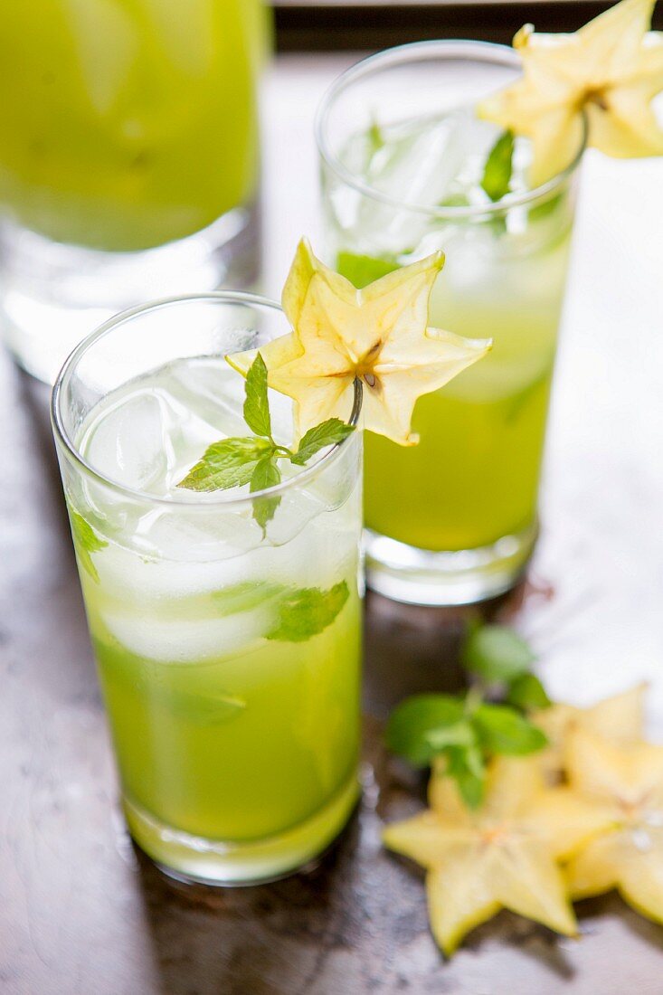 A star fruit drink with mint