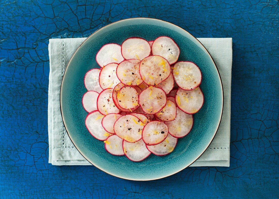 Radieschensalat mit Zitronenzesten und Pfeffer