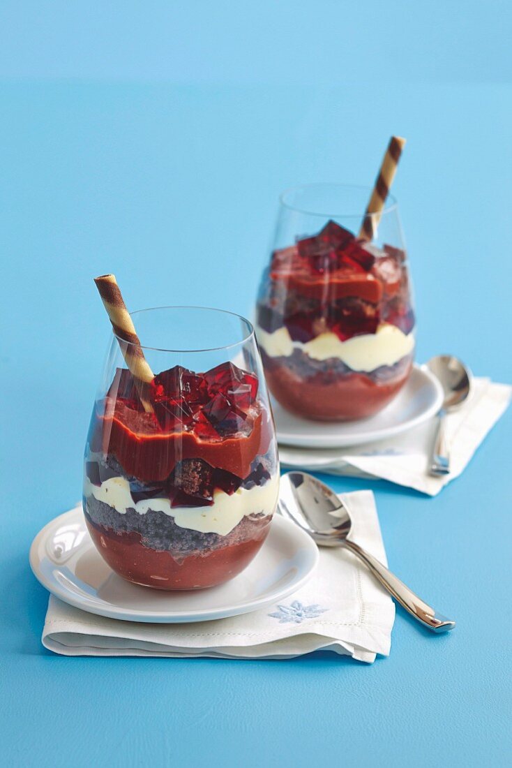 Chocolate trifle with port wine jelly