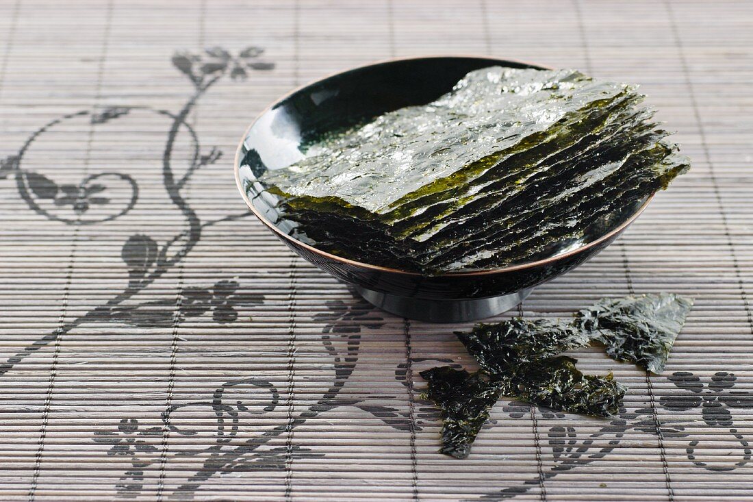 A bowl of dried seaweed sheets