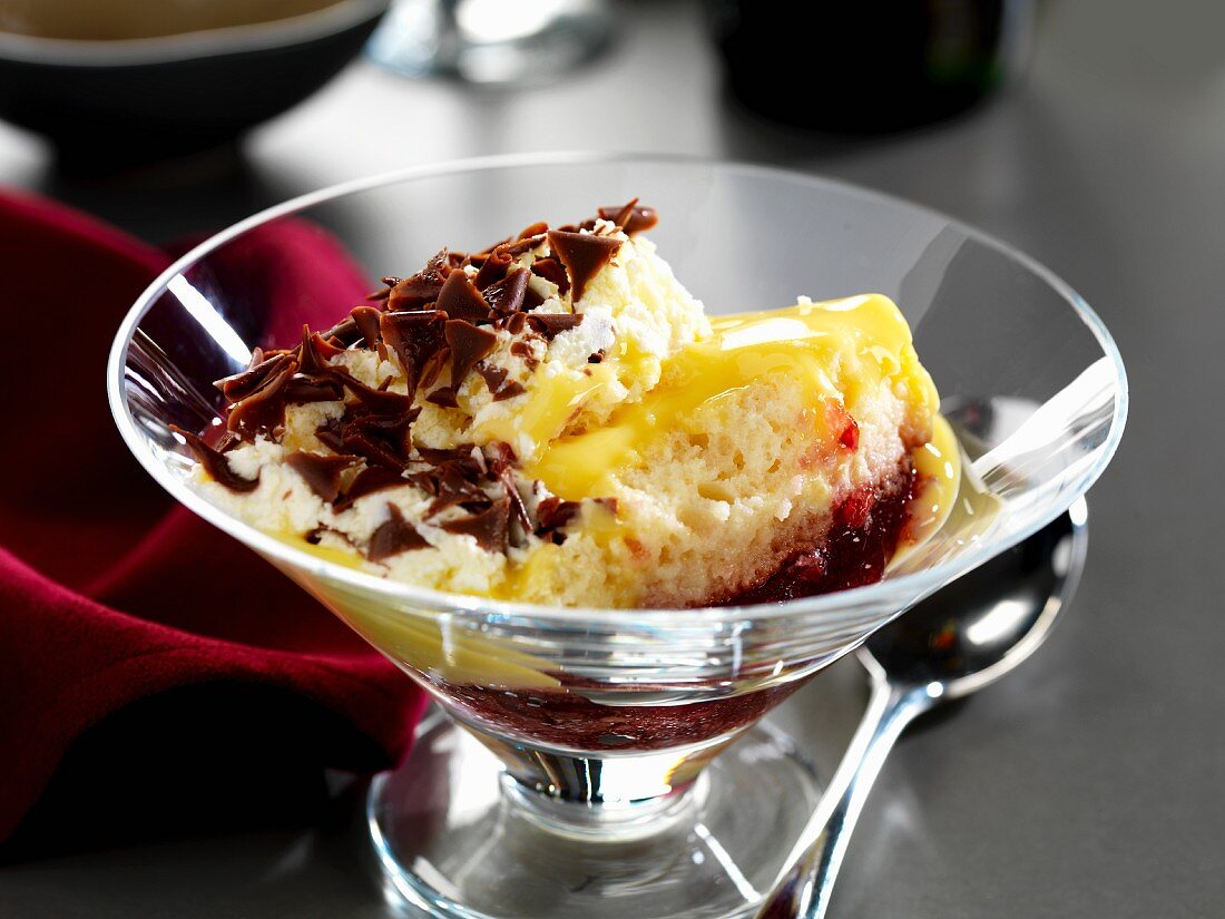 Sherry Trifle mit Schokoraspeln