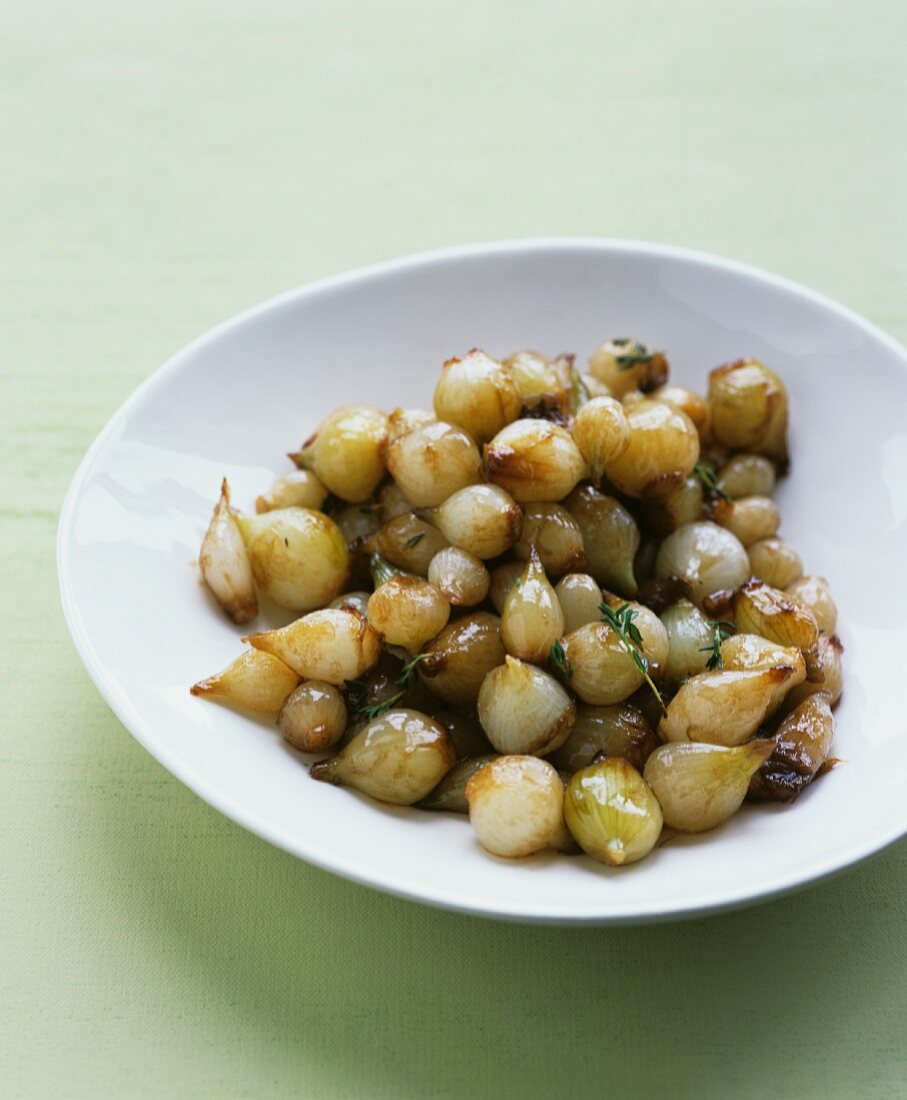 Glazed pearl onions with thyme