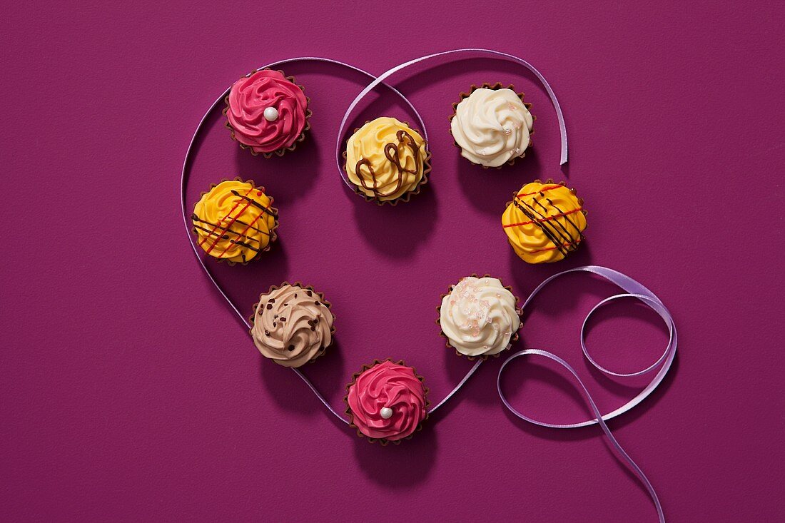Mini cupcakes for Valentine's Day