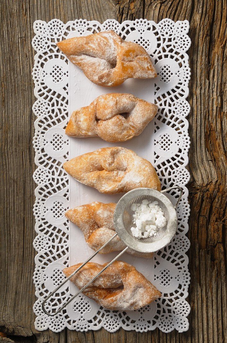 Bugnes (fried pastries, France)