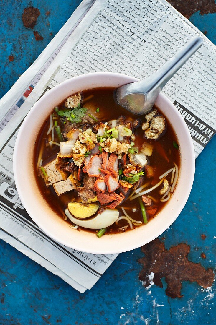 Sukhothai (noodle soup with pork, tofu and egg, Thailand)