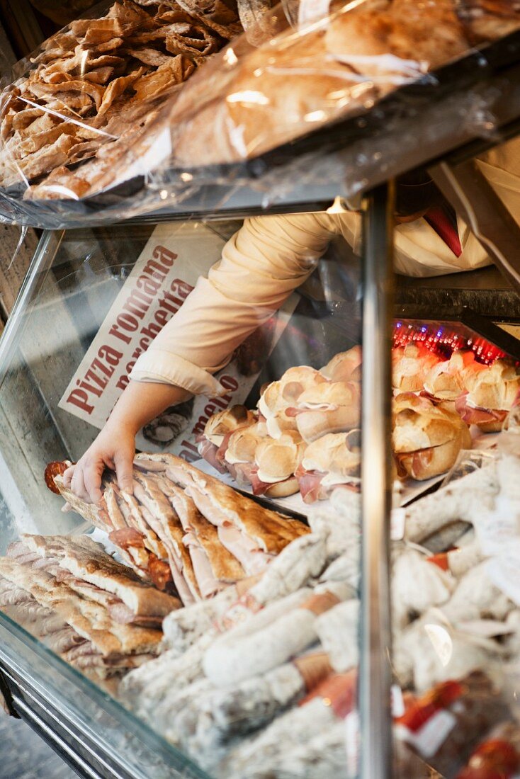 Strassenverkauf von belegten Brötchen und Focaccia