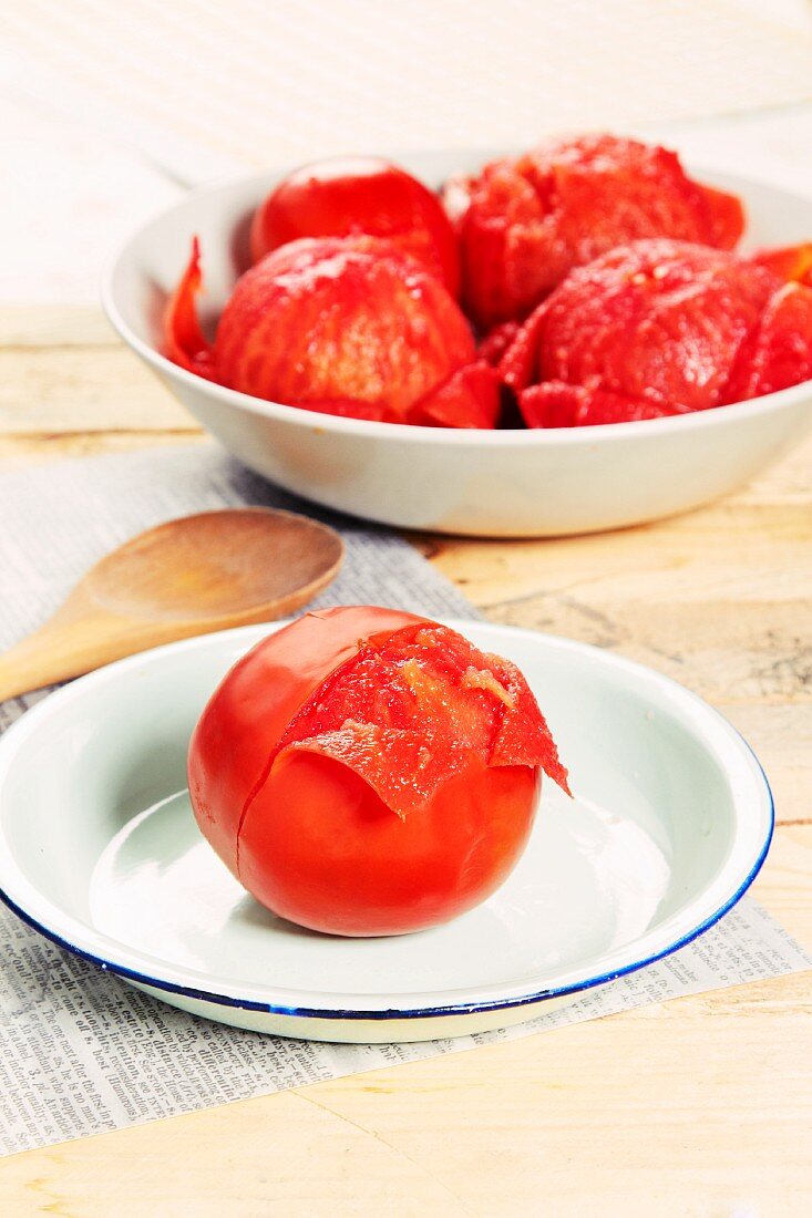 Peeled tomatoes