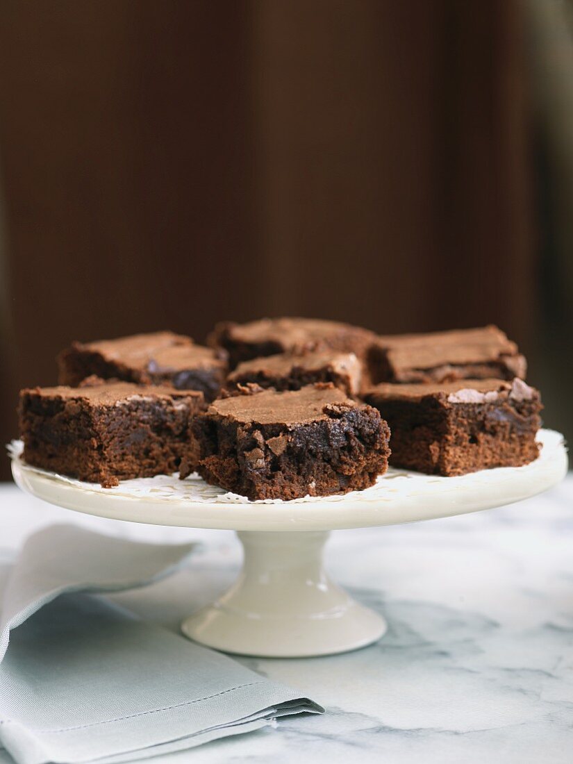 Brownies auf Kuchenständer