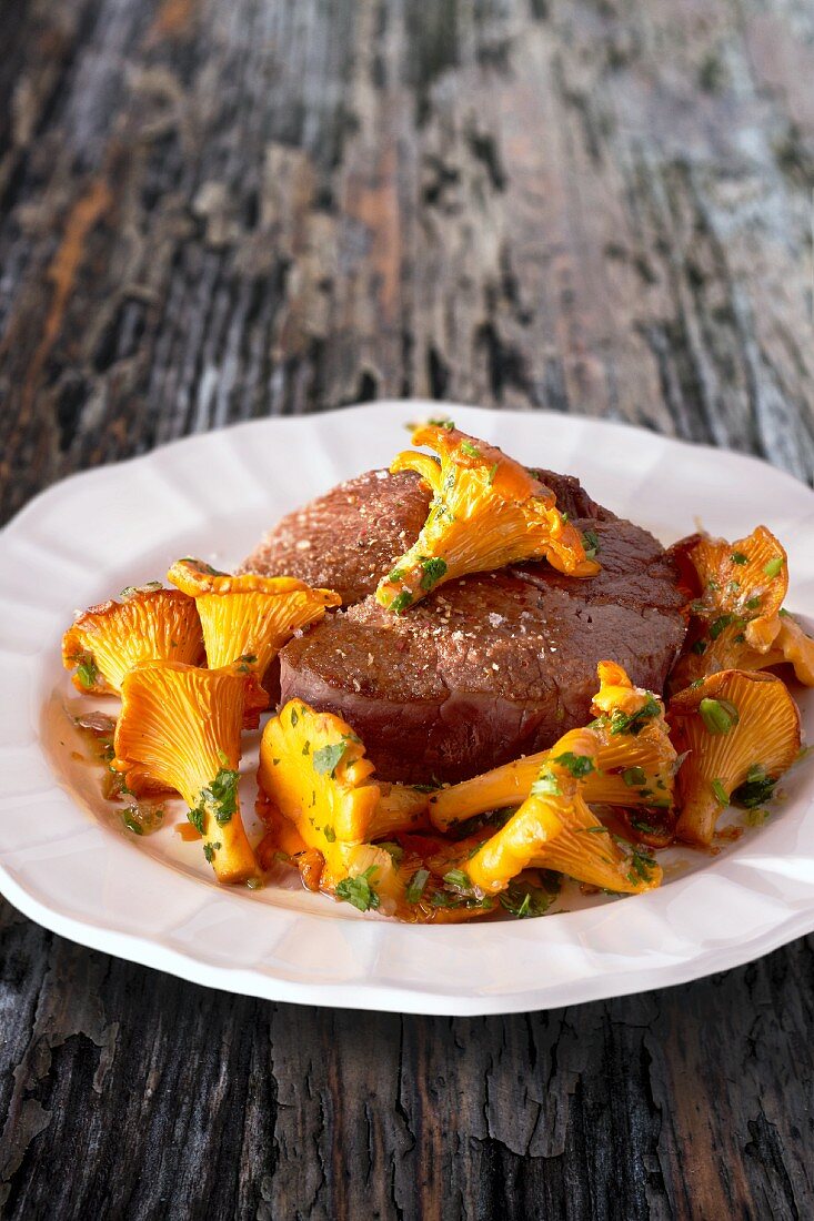 Fillet of beef with chanterelles