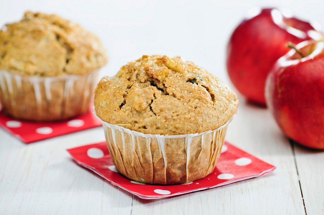 Kleiemuffins mit Apfel, Rosinen & Zimt