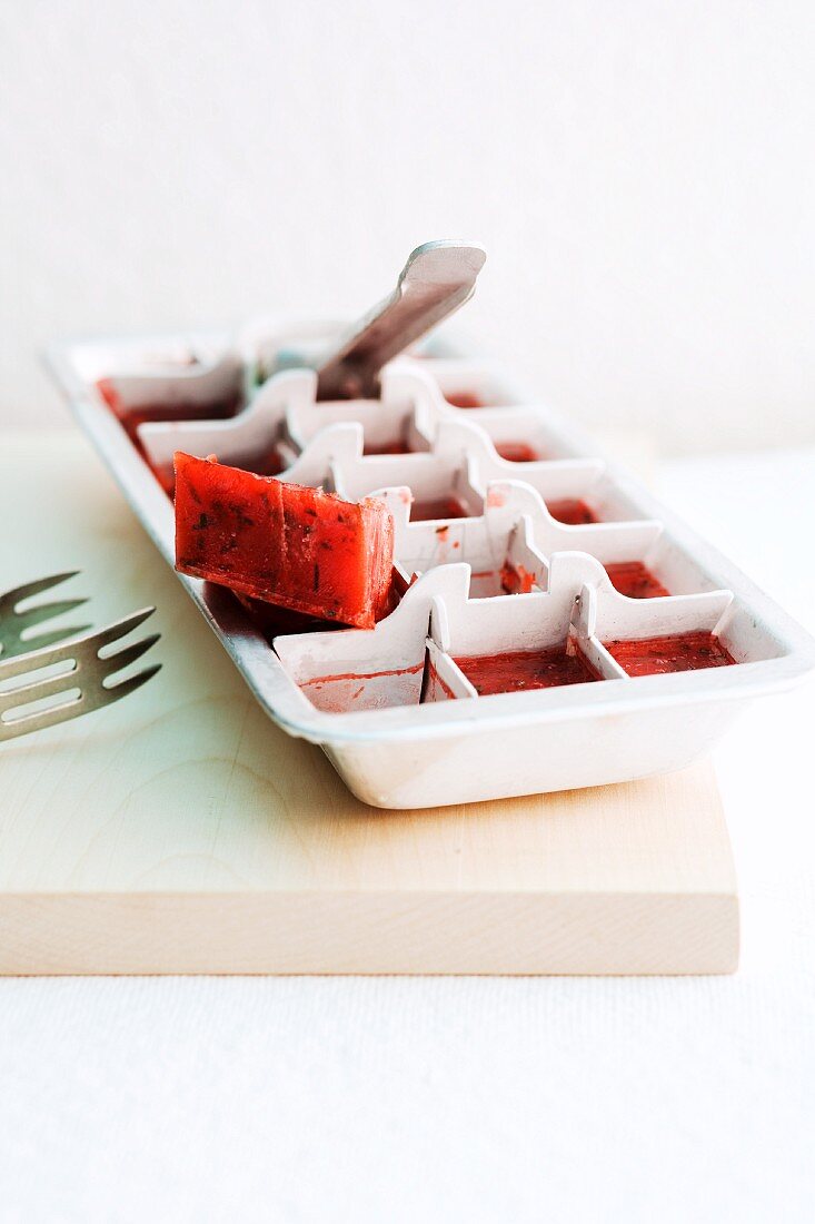 Strawberry and mint ice cubes