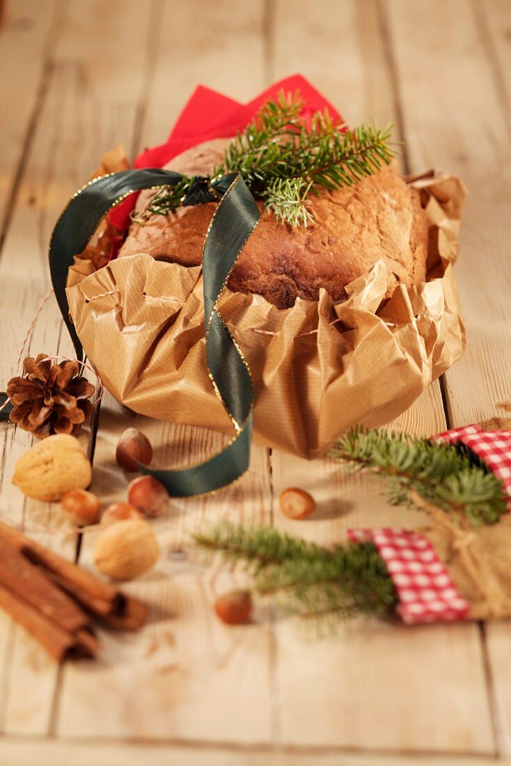Advent bread with nuts and cinnamon