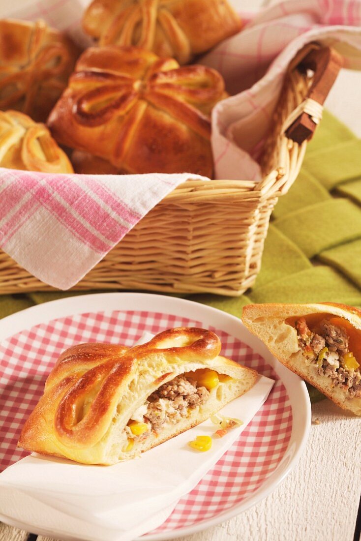 Pastry parcels filled with minced meat