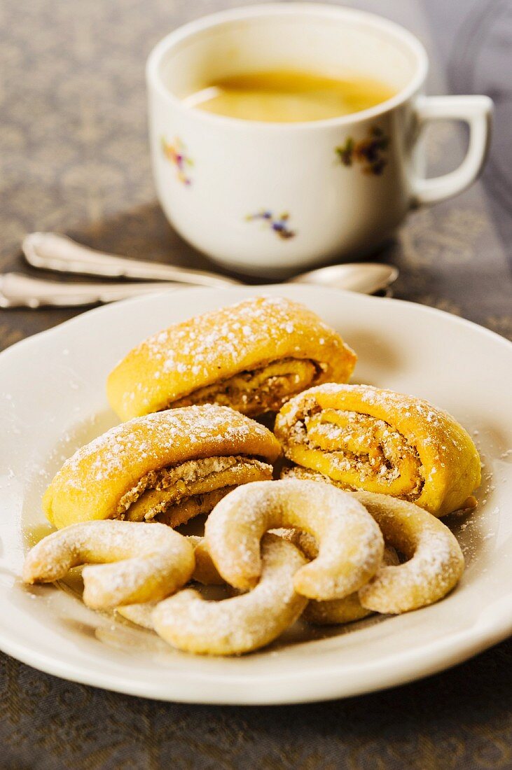 Burgenland biscuits and Vanillekipferl (cresent-shaped vanilla biscuits)