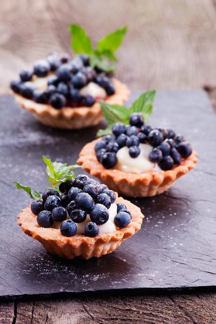 Blaubeerentörtchen mit Pudding