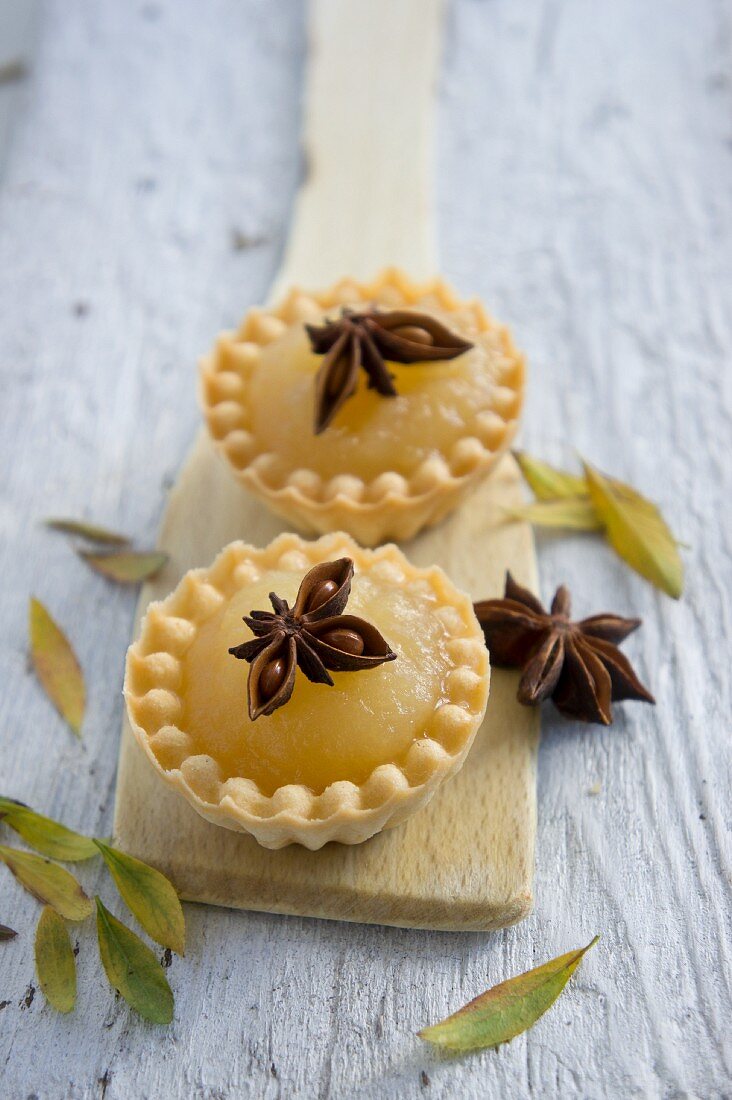 Quince tartlets with star anise