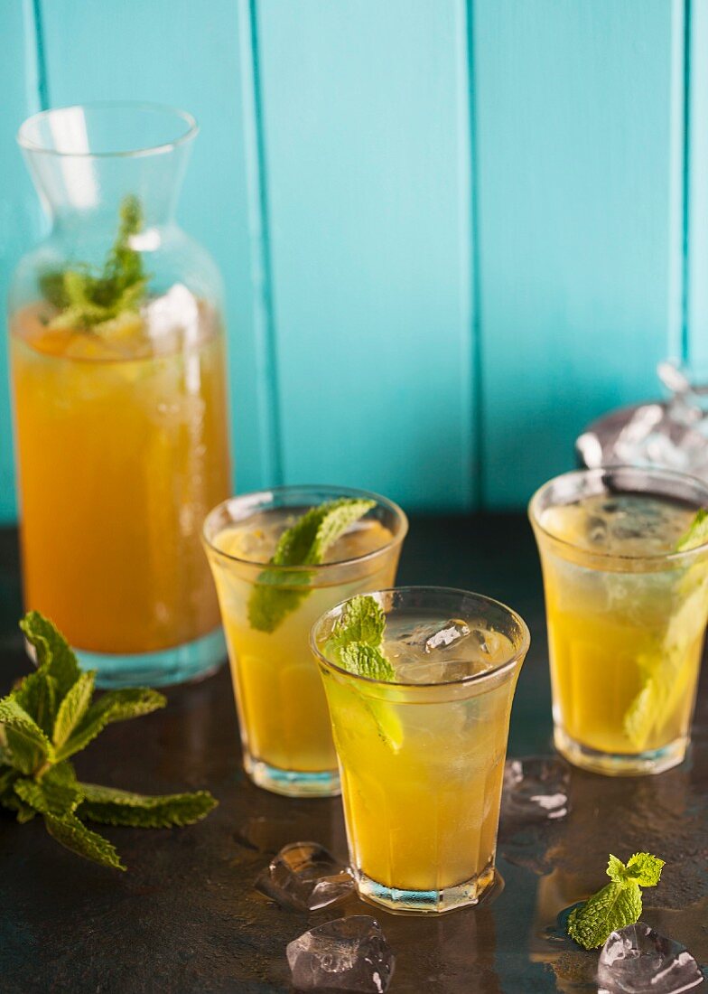 Camomile ice tea with fresh mint