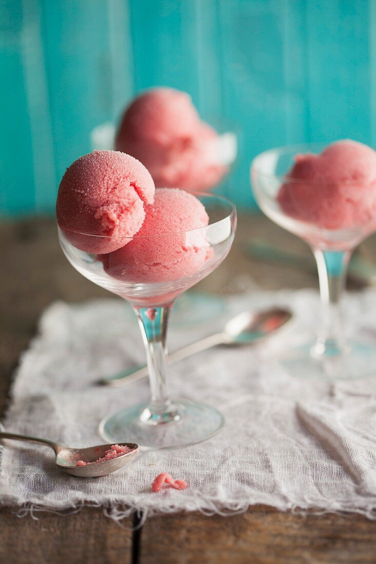 Cranberry sorbet in ice cream bowls