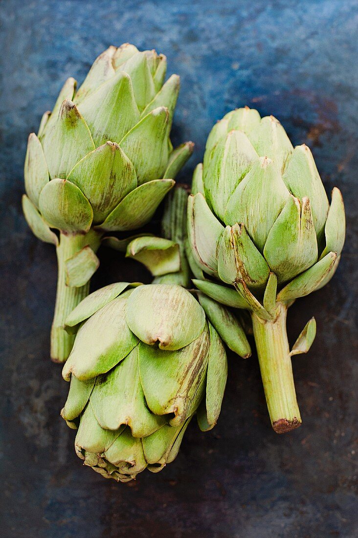 Three artichokes (seen from above)